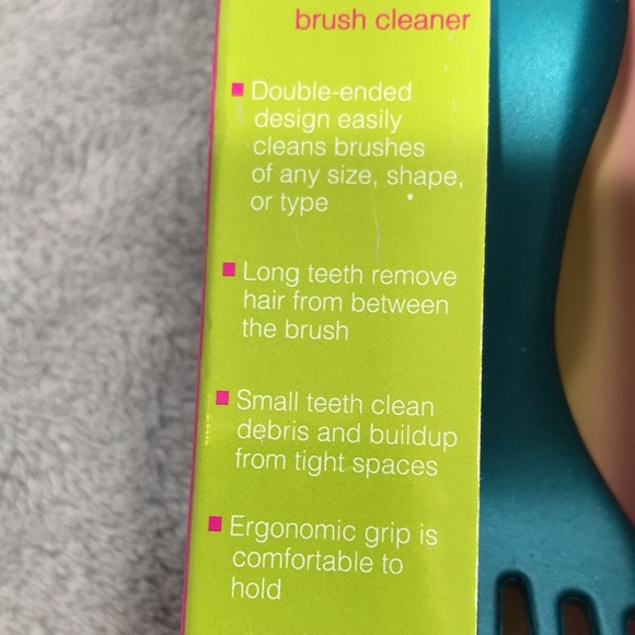 Beauty Tool Bundle Ohii, Wetbrush, and J.Cat New - Picture 5 of 13